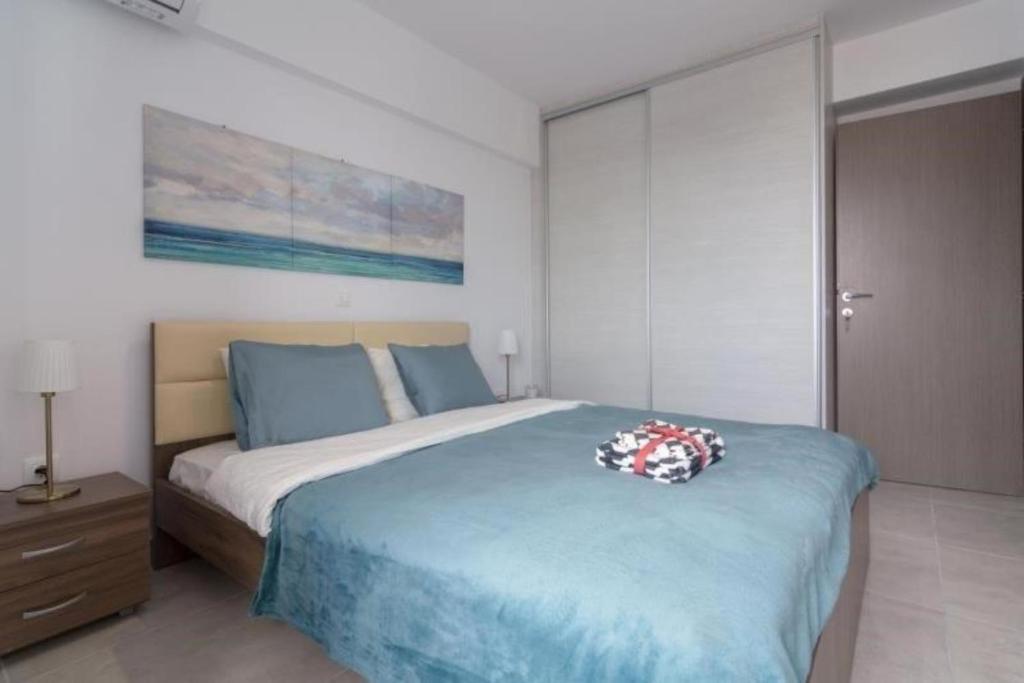 Postel nebo postele na pokoji v ubytování New spacious apartment located in Piraeus