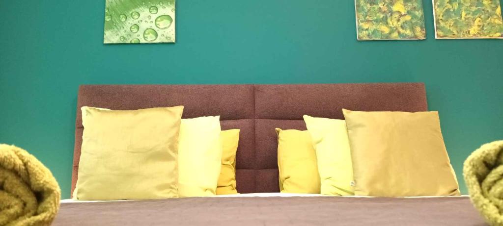 Posteľ alebo postele v izbe v ubytovaní Apartment in Njivice/Insel Krk 13320