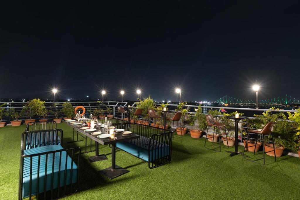 Un jardín fuera de Polo Floatel Kolkata