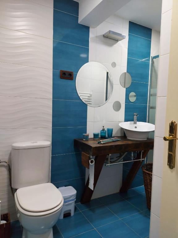 A bathroom at Raices