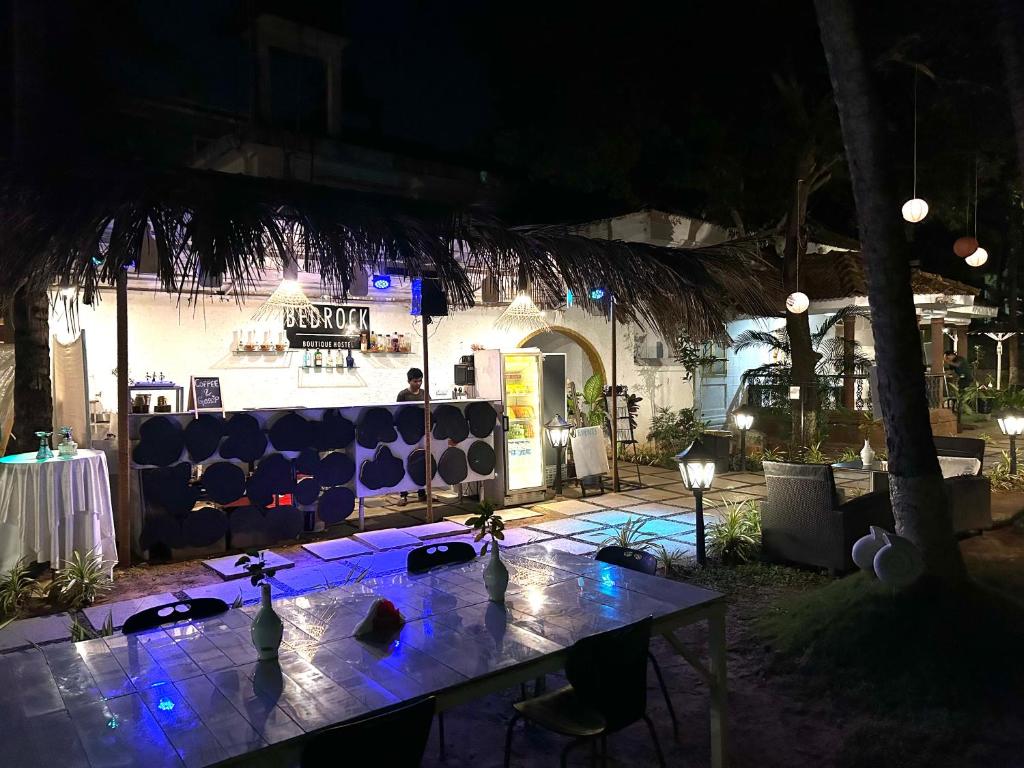 Bazén v ubytování Bedrock Boutique Hostel nebo v jeho okolí
