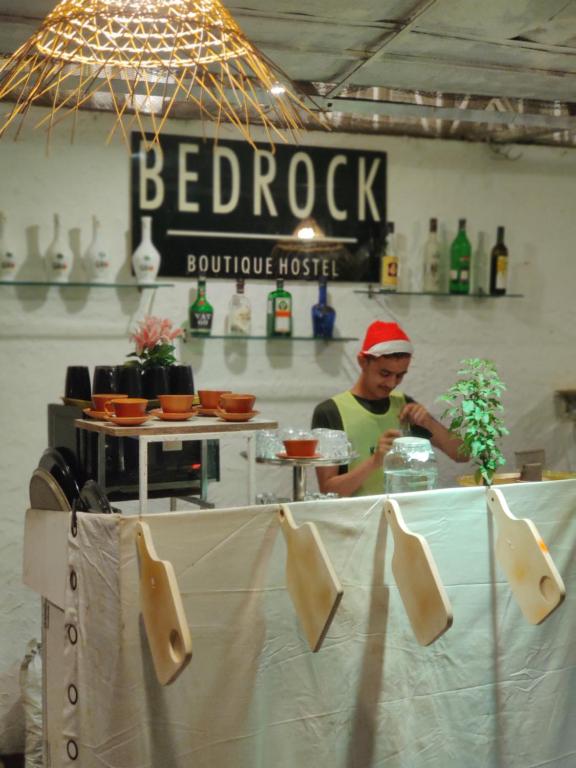 Nápoje v ubytování Bedrock Boutique Hostel