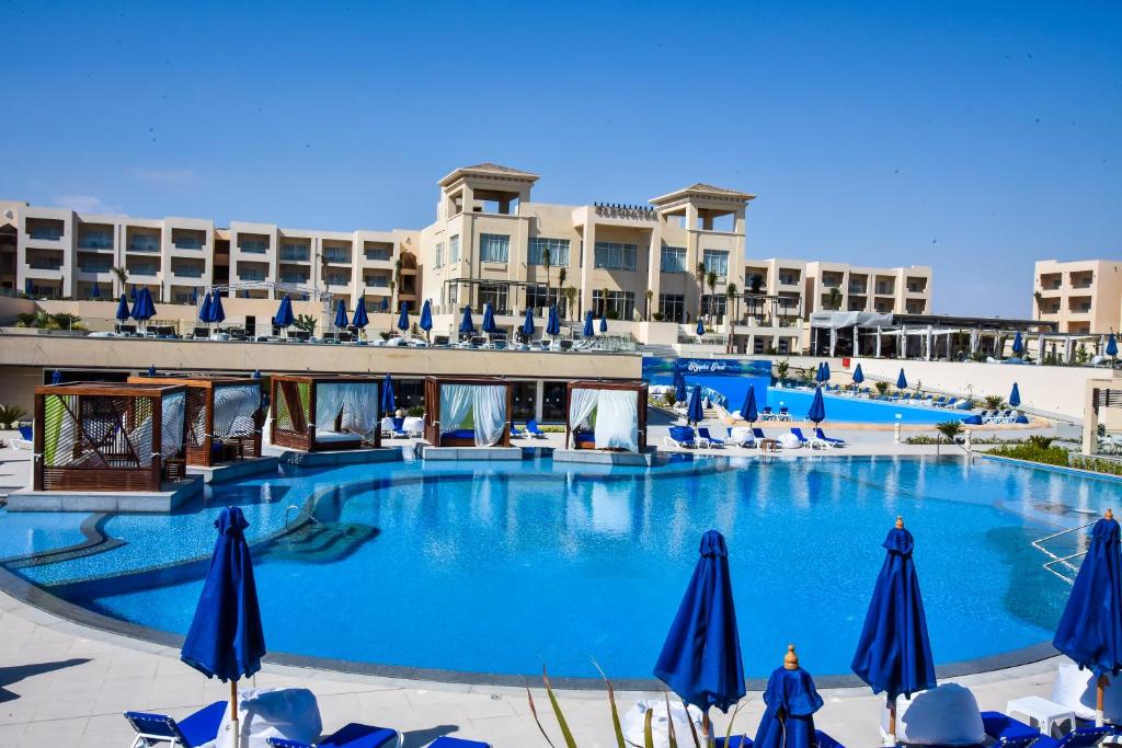 Bazén v ubytování Cleopatra Luxury Resort Sharm - Adults Only 16 years plus nebo v jeho okolí