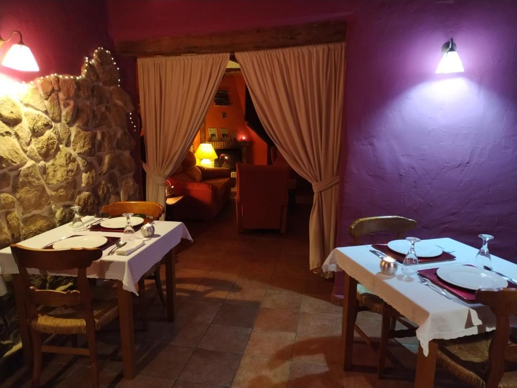 Reštaurácia alebo iné gastronomické zariadenie v ubytovaní El Planeta Escondido