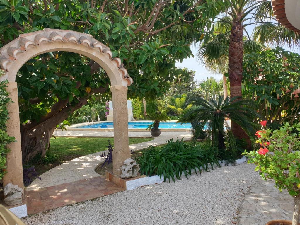 The swimming pool at or close to Casa Juanita