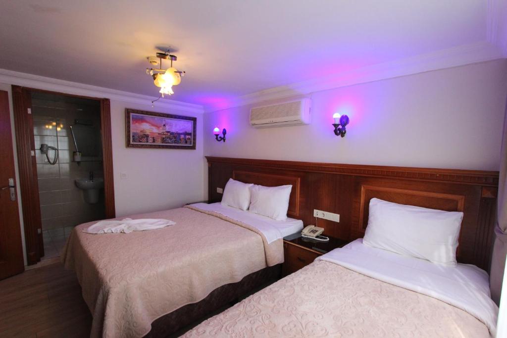 Hotel New House - Family Room