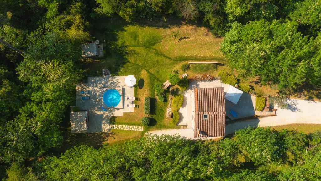 The swimming pool at or close to Ai Due Cuori 4, Emma Villas
