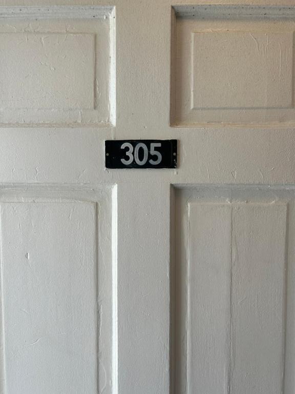 The Admiral Hotel/Motel photo