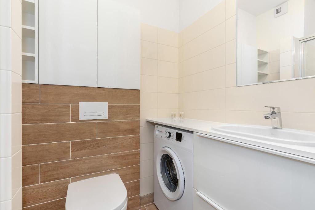 Kúpeľňa v ubytovaní Apartamenty Aquamarina Onyx by Noclegi Renters