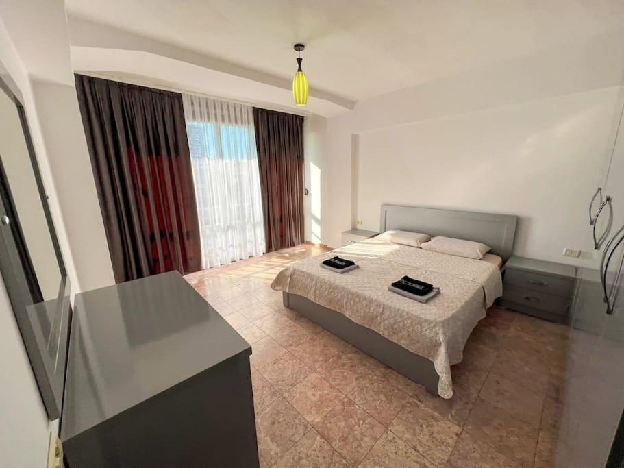 Scanderbeg Square 2BR APT - Image 2
