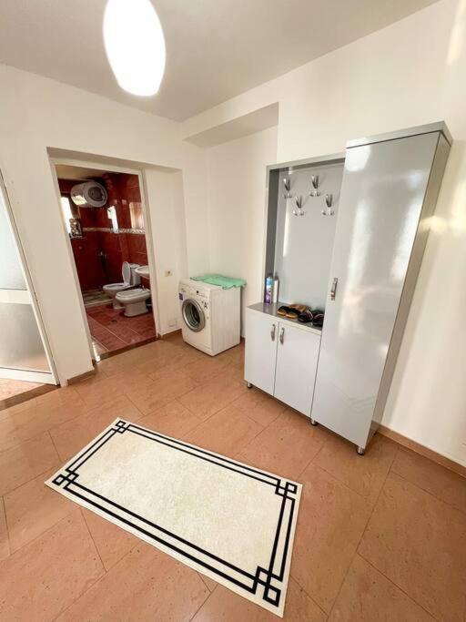 Bany a Scanderbeg Square 2BR APT