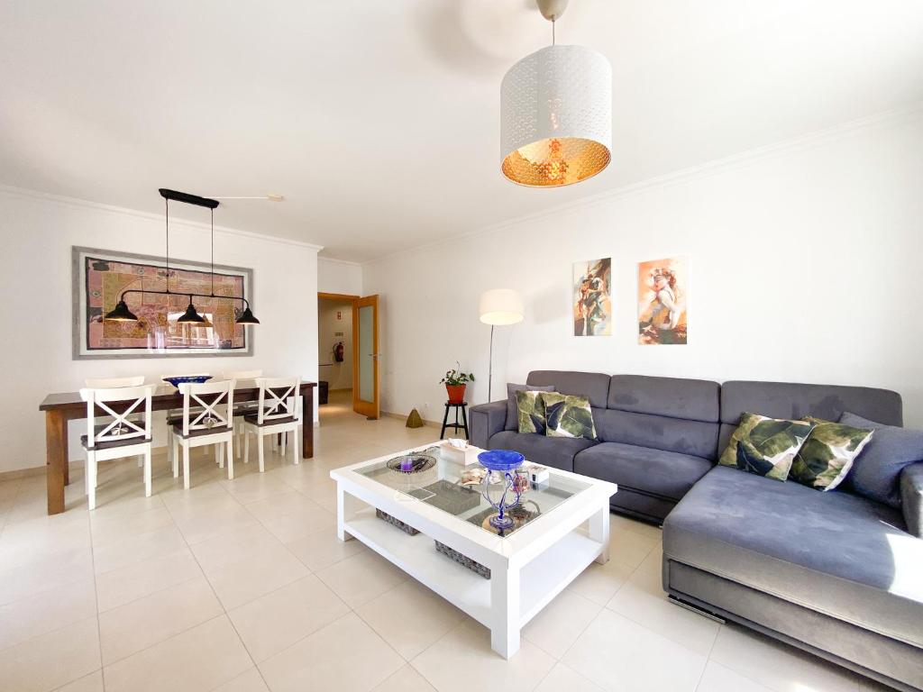 O zonă de relaxare la Modern and spacious apartment in Lagos