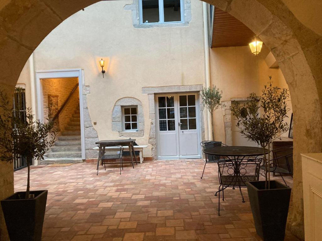 Patio nebo venkovní prostory v ubytování Maison La Tourelle