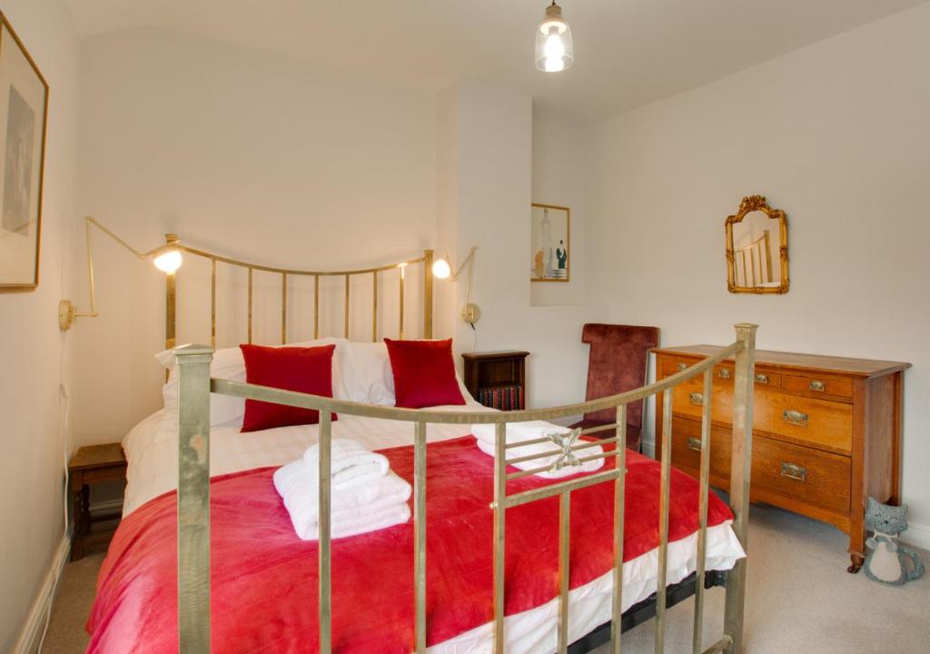 Postel nebo postele na pokoji v ubytování Brook Cottage
