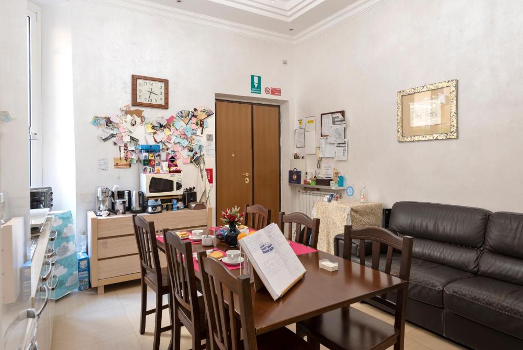 Posedenie v ubytovaní New Joyful Guest House