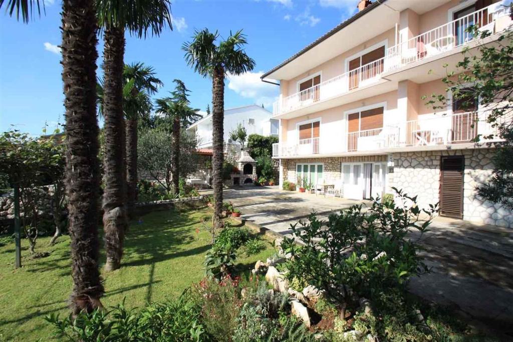 Zahrada ubytování One-Bedroom Apartment Crikvenica 14