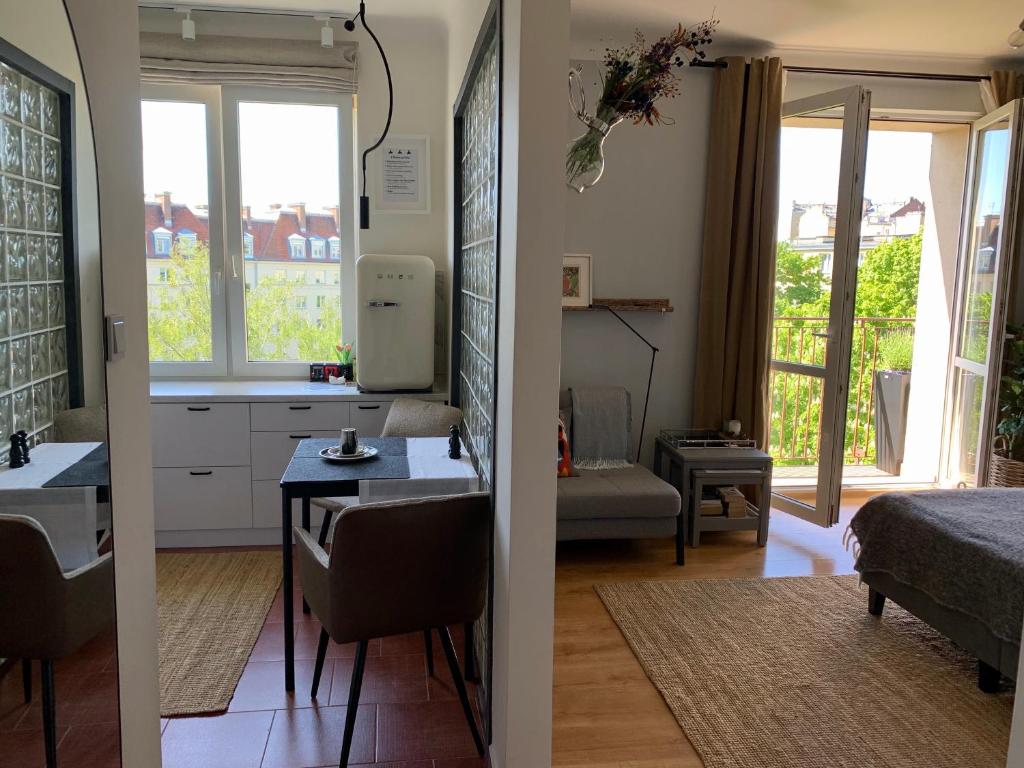 Posedenie v ubytovaní Słoneczny Apartament Koszykowy!