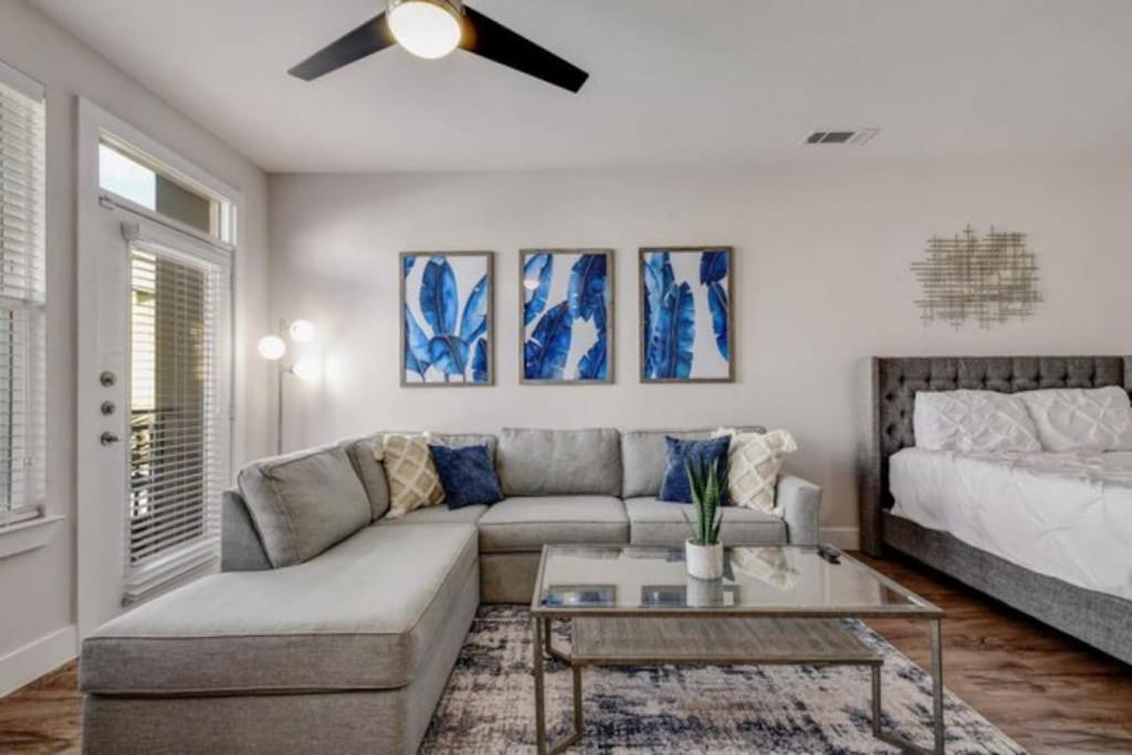 Experience Downtown Studio Near River Walk, San Antonio (updated prices