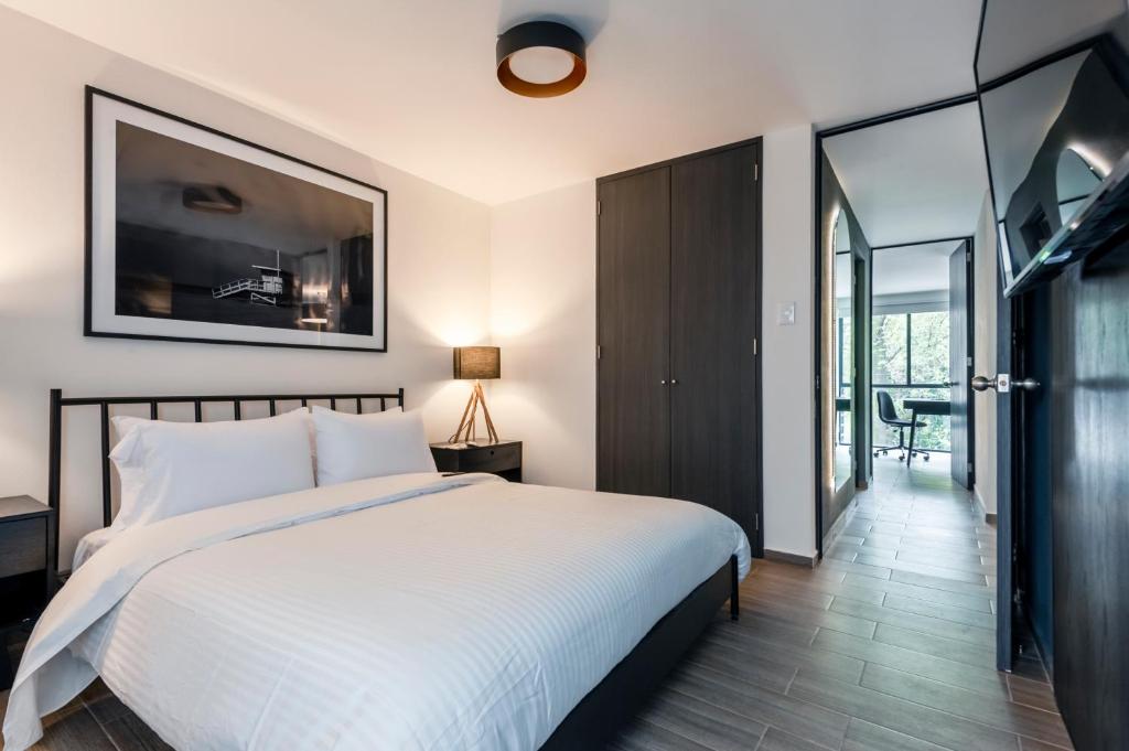 Parque España 21 by Wynwood House - Two-Bedroom Apartment With Balcony