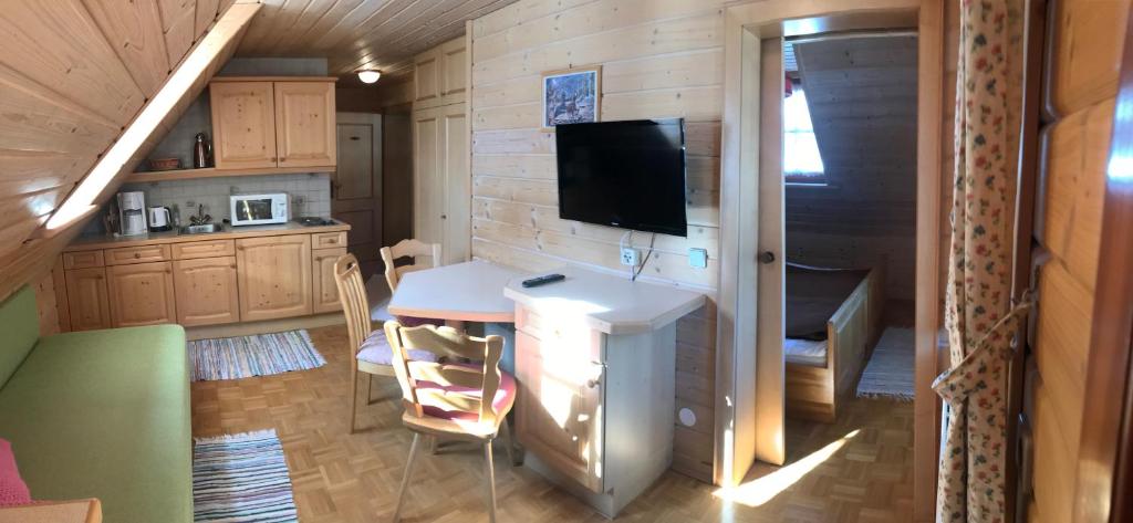 TV a/nebo společenská místnost v ubytování Appartements Futtertrögl