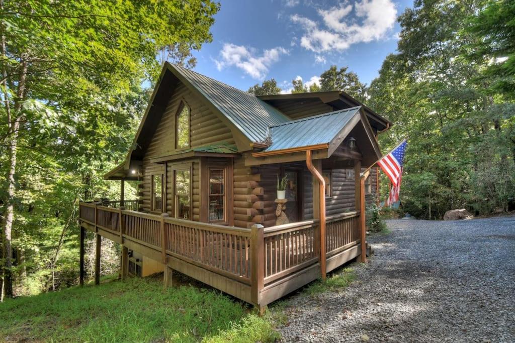 Woodland Escape Cozy Secluded Dog Friendly Cabin, (updated