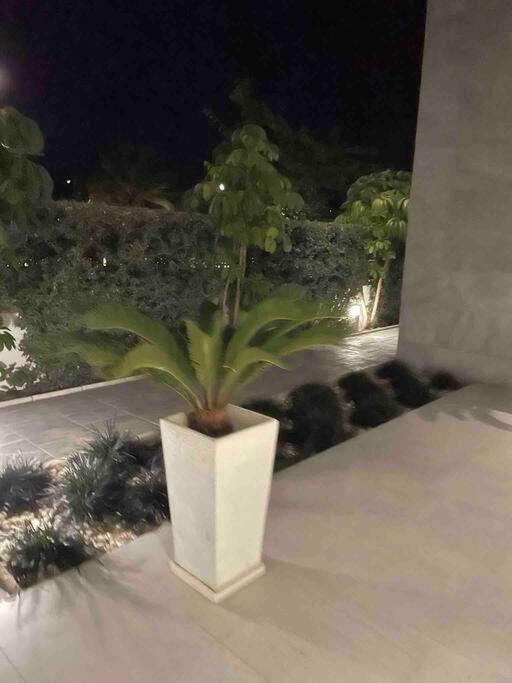 Zdjęcie z galerii obiektu Close to Amenities 3 Bed/2 Bath Apartment in Estepona with Pool View! w mieście Estepona