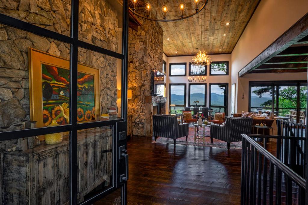 Gem Of Blue Ridge Stunning 5 Star Views & Hot Tub, Blue Ridge (updated