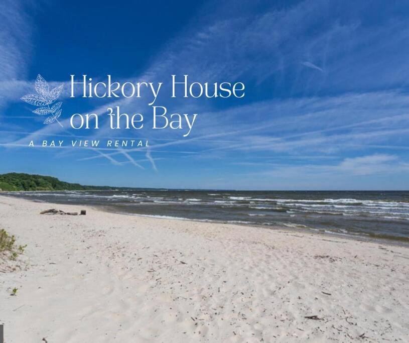 Saint Leonard的住宿－Hickory House on the Chesapeake Bay!，海湾上一片海滩,上面有胜利的文字