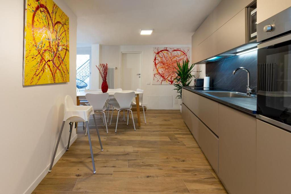 Kuchyň nebo kuchyňský kout v ubytování A CASA DI LUPO
