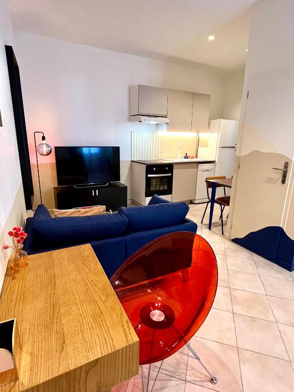 Kuchyňa alebo kuchynka v ubytovaní Roma Reva: design et home cinema