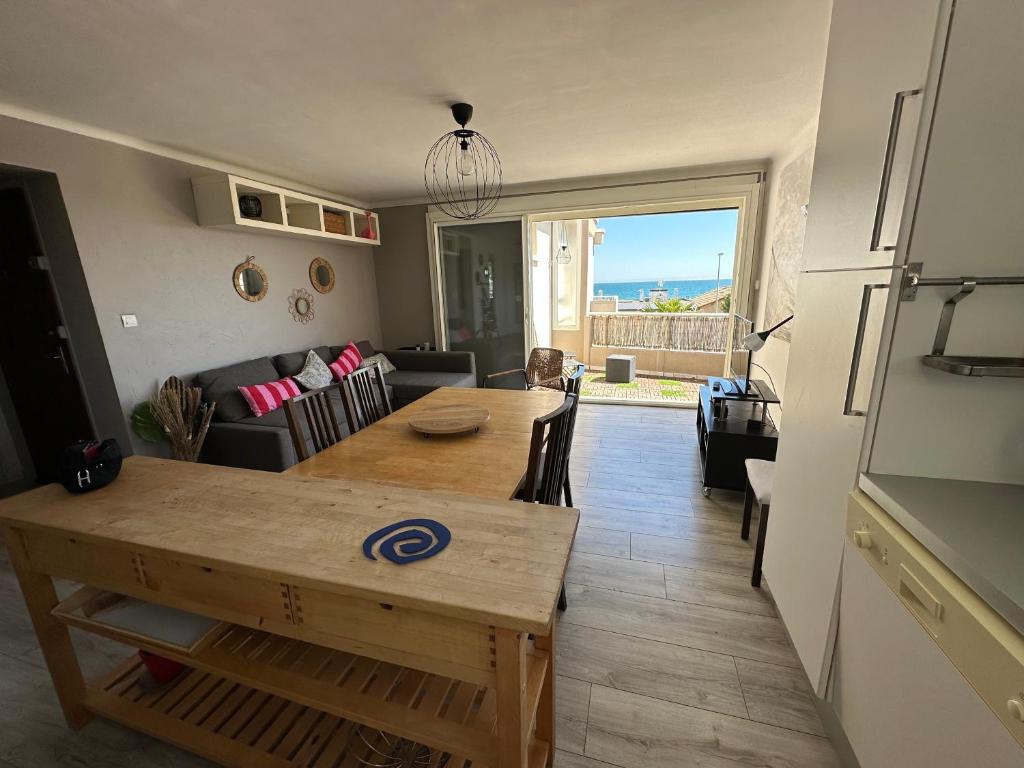 Posezení v ubytování Appartement de l'oursinière 4/6 pers vue mer