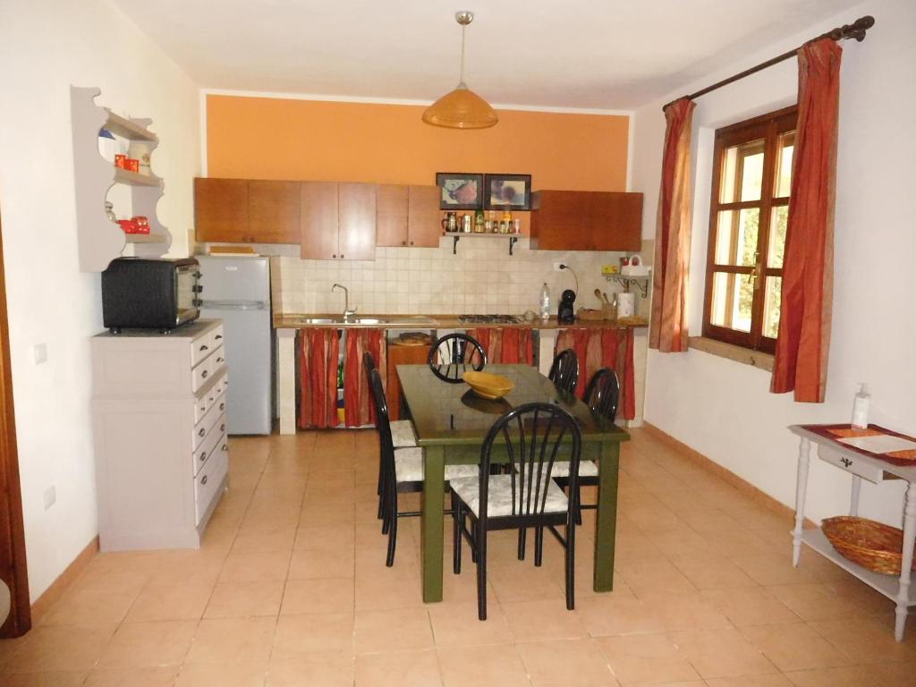 Een keuken of kitchenette bij Gli Ulivi