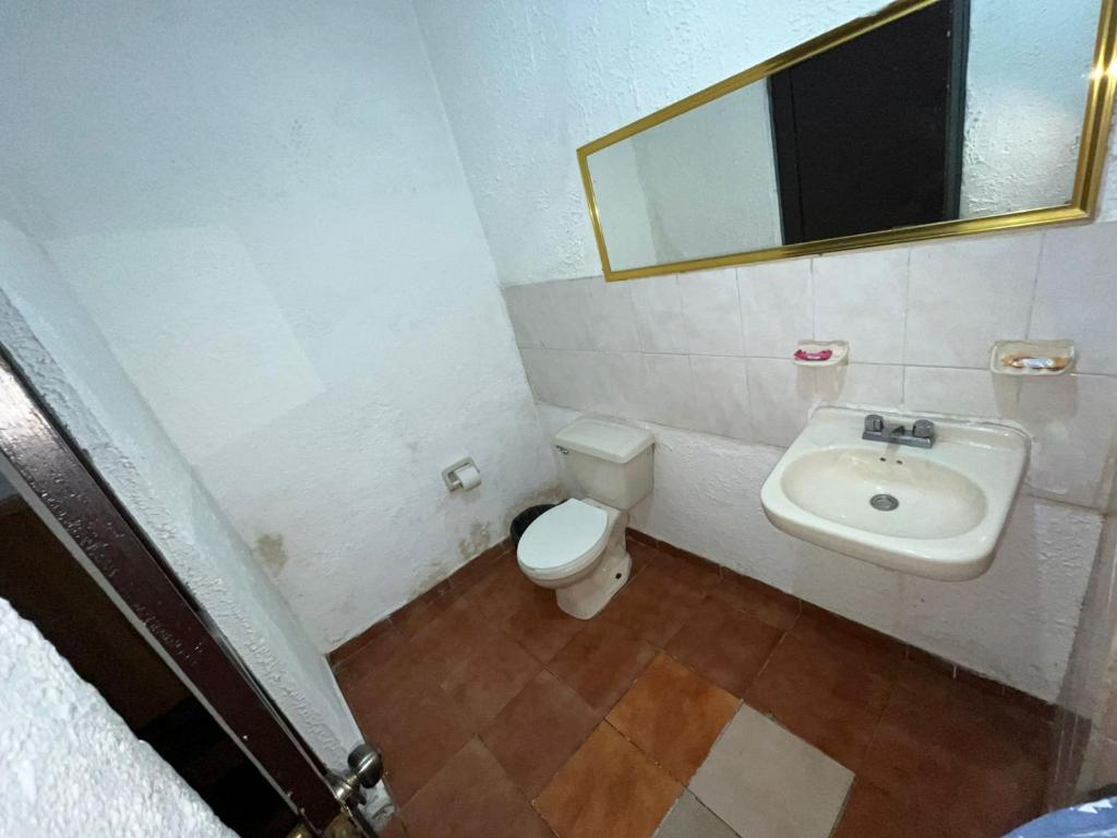 Koupelna v ubytování Hotel Jorges Morelia