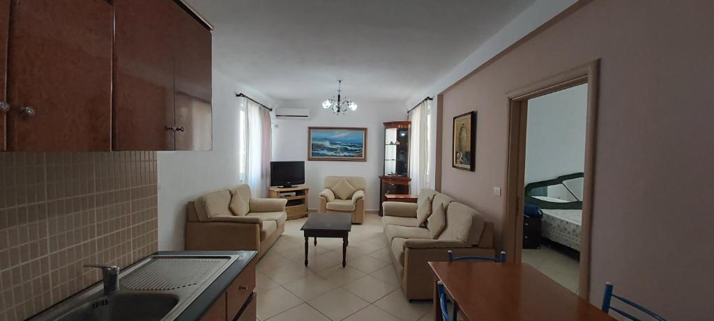 Family Residence - Imazhi 5