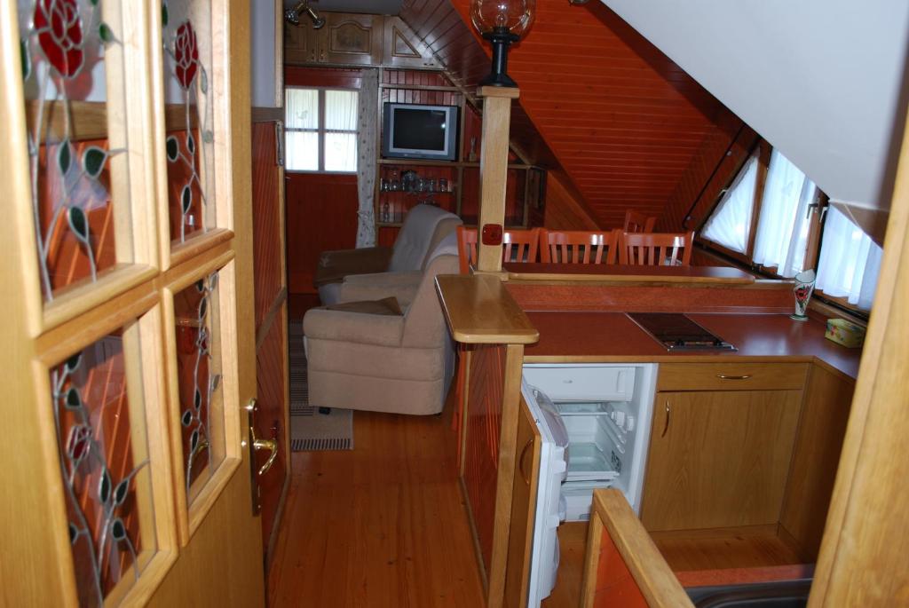 Apartma Mihovc - Apartment With Lake View