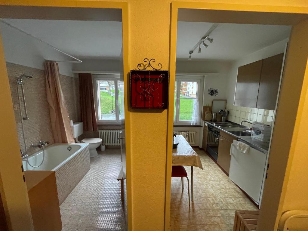Kuchyň nebo kuchyňský kout v ubytování Ideally located 3.5 rooms flat