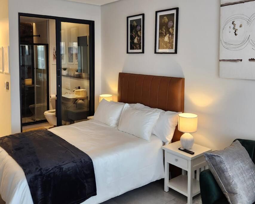 Unique Studio Apartment in Waterfall, Midrand (updated prices 2024)