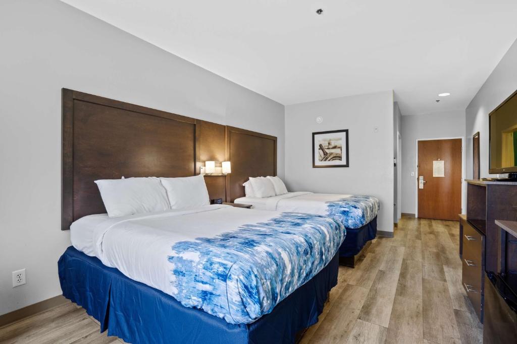Blue Water Inn & Suites BW Signature Collection - Queen Rooms With Two Queen Beds - Non-Smoking