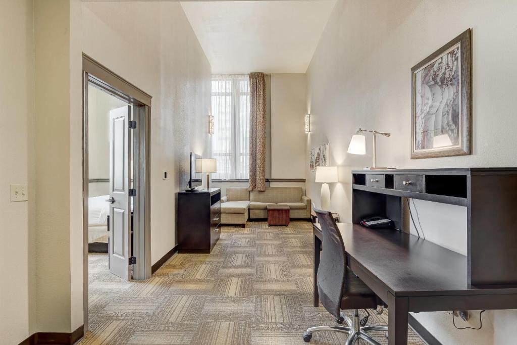 Staybridge Suites Baltimore - Inner Harbor by IHG - Suite De Un Dormitorio Con Cama Tamaño Queen