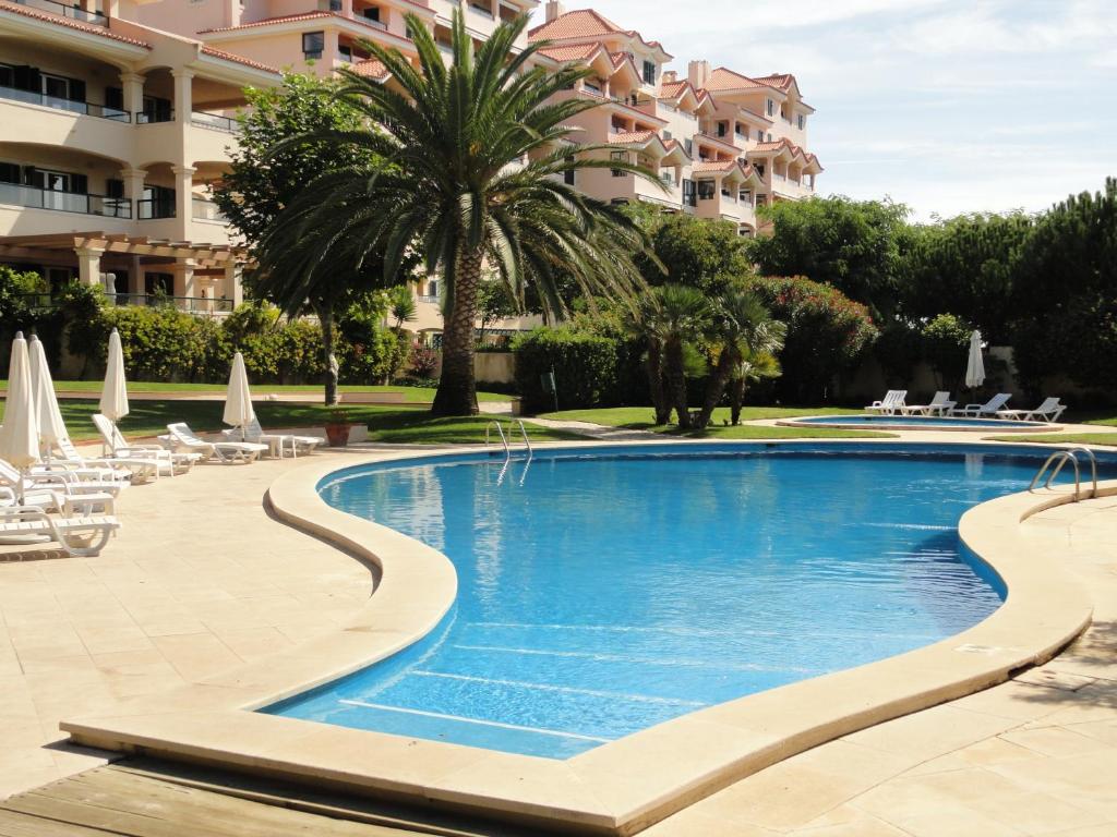 Bazén v ubytování Luxury Apartment near Cascais Town & Marina nebo v jeho okolí