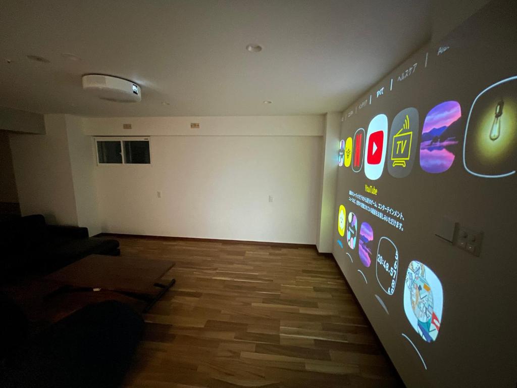 TV a/nebo společenská místnost v ubytování Japow House 2 on Main Street
