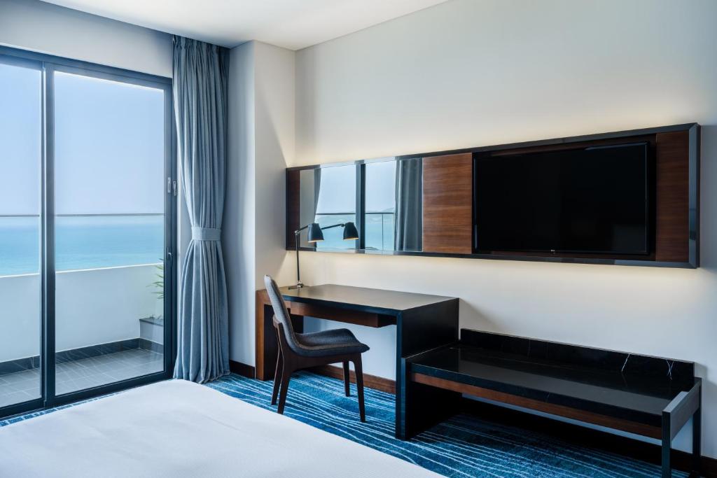 Phòng Deluxe có Giường cỡ King và Ban công nhìn ra Đại dương