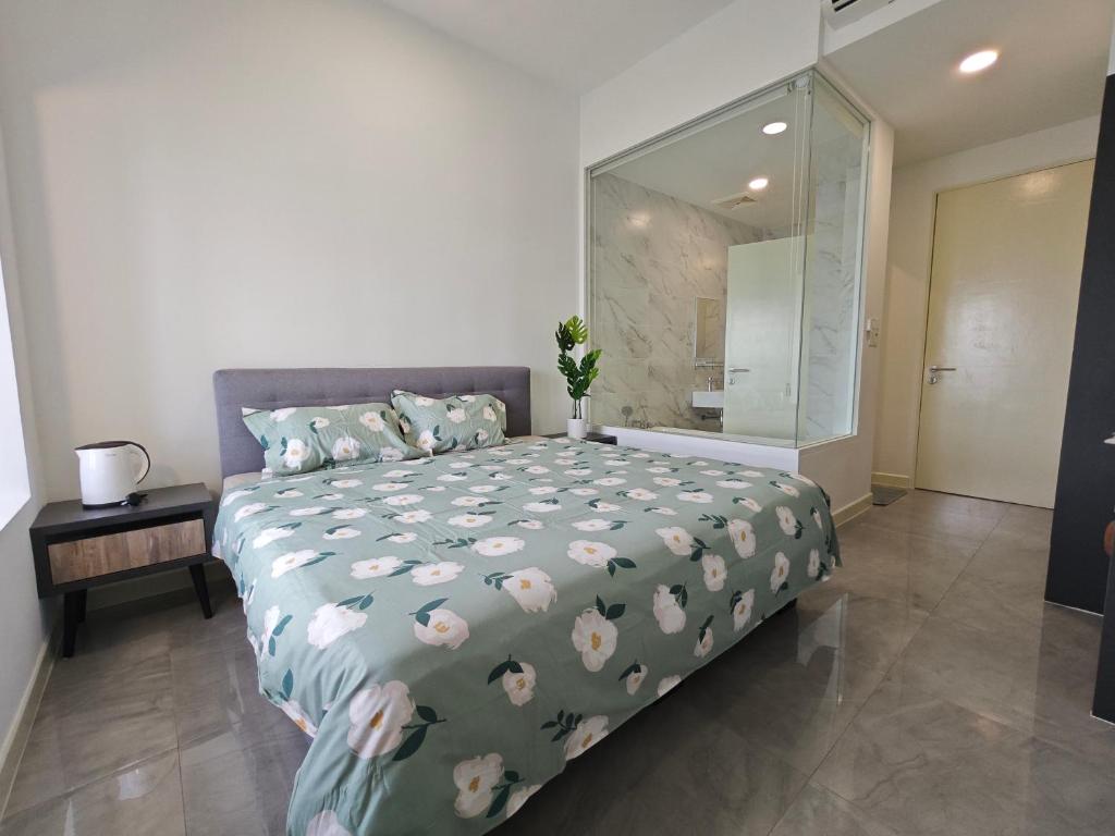 Trevor bathtub Imperio residence seaview jonker5min - Camera Doppia Con Bagno Privato