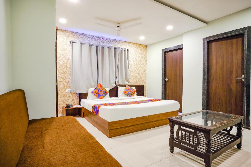 Легло или легла в стая в FabHotel Uday Vilas