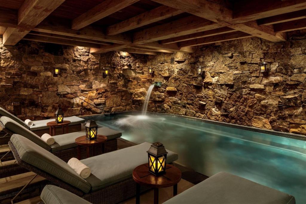 Πισίνα στο ή κοντά στο Bachelor Gulch Ritz-Carlton 1 Bedroom Mountain Residence With Ski In, Ski Out Access, Hot Tub, And Full Service Spa