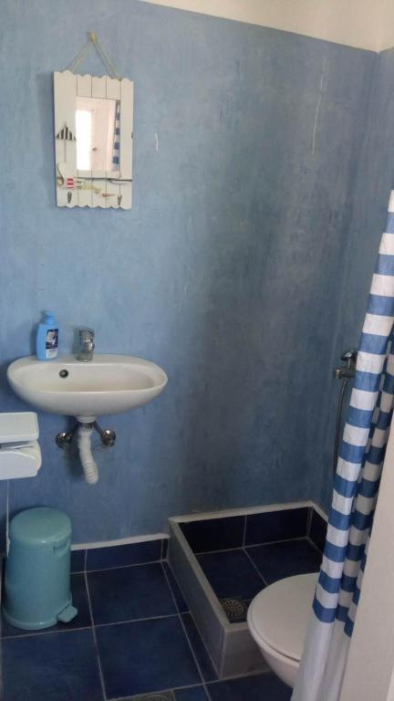 Kúpeľňa v ubytovaní Sweet home with two beds -one single room- with beautiful view!