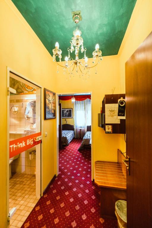 Postel nebo postele na pokoji v ubytování Design Hotel Euskirchen