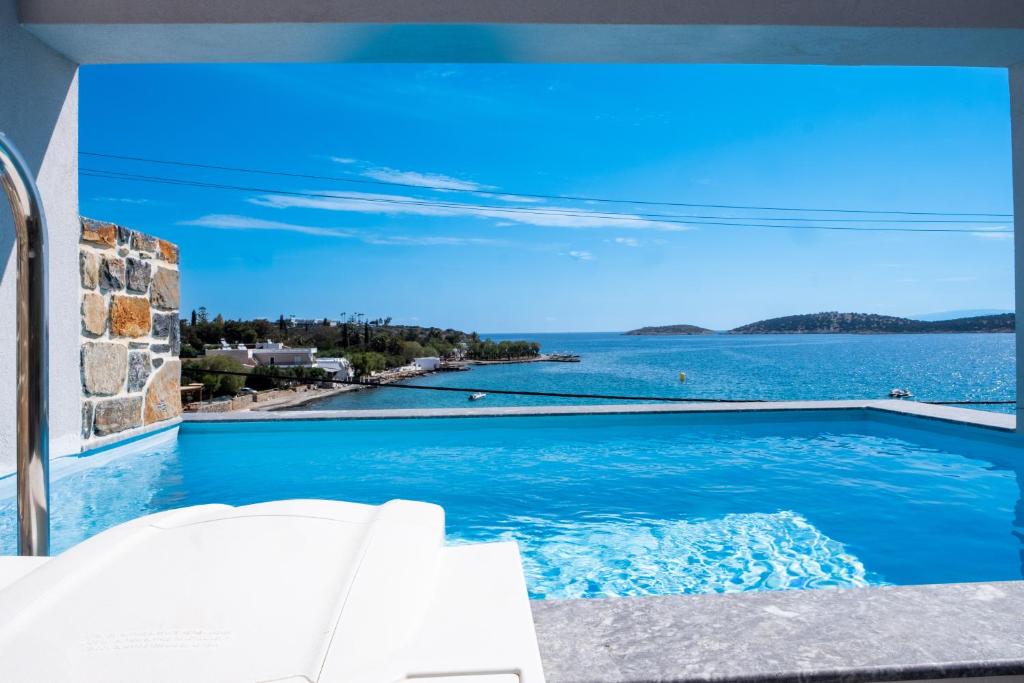 Bazén v ubytovaní Ammos Lux Apartments Crete alebo v jeho blízkosti