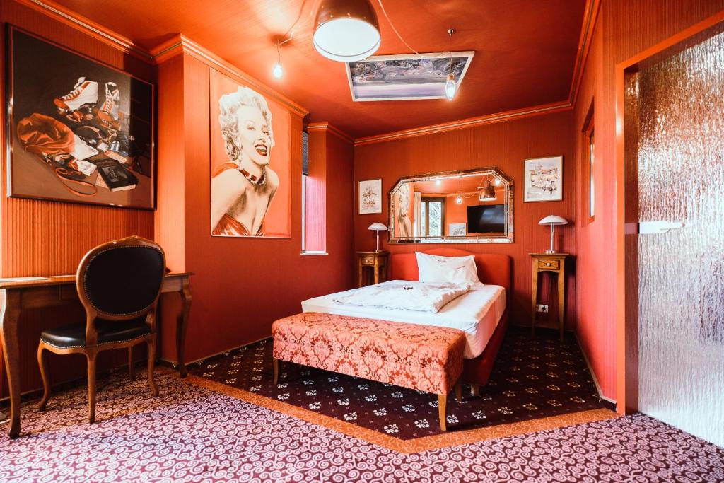 Postel nebo postele na pokoji v ubytování Design Hotel Euskirchen