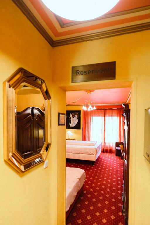 Postel nebo postele na pokoji v ubytování Design Hotel Euskirchen